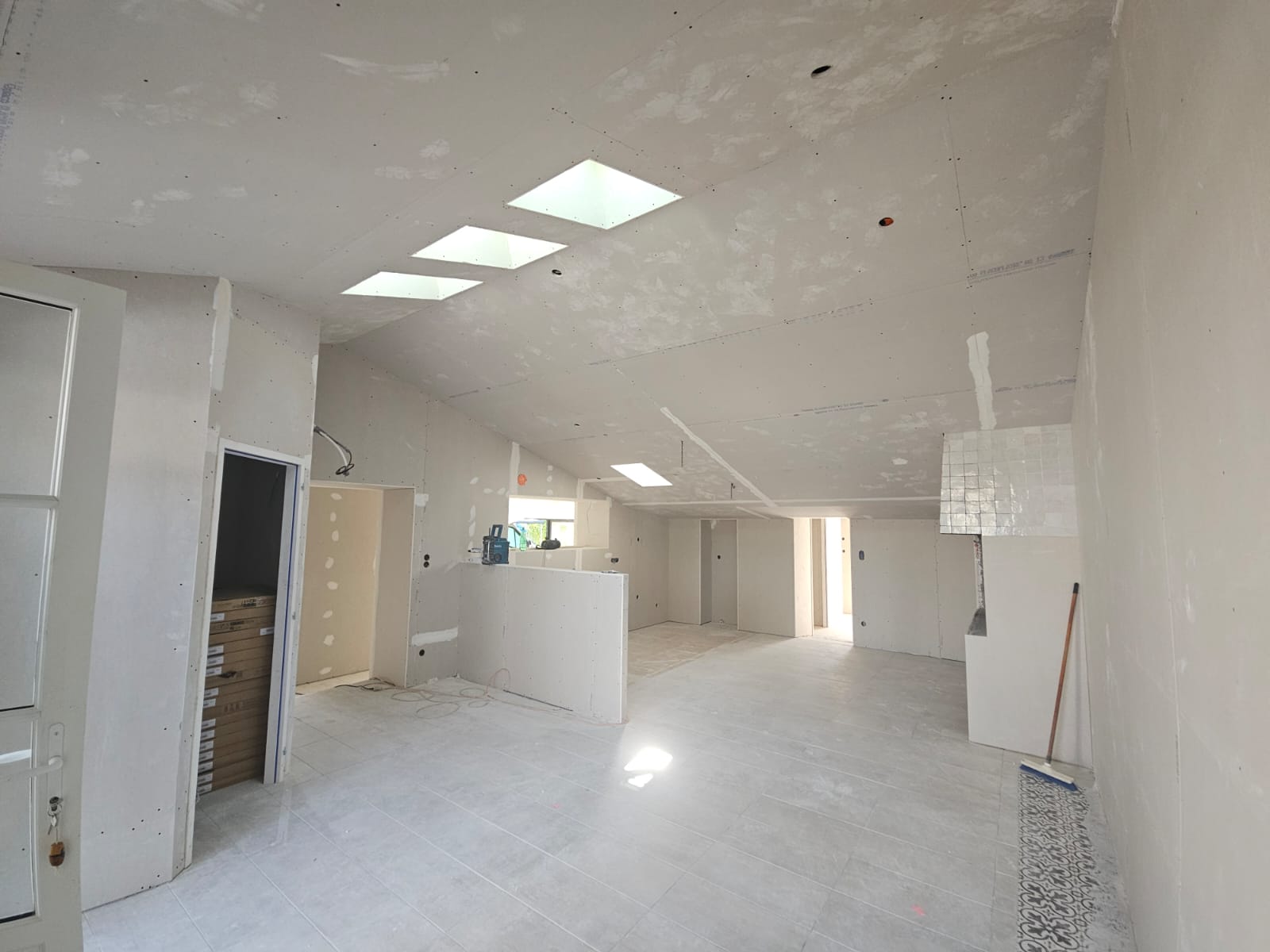 Création de séparation de pièces dans une maison vendéenne