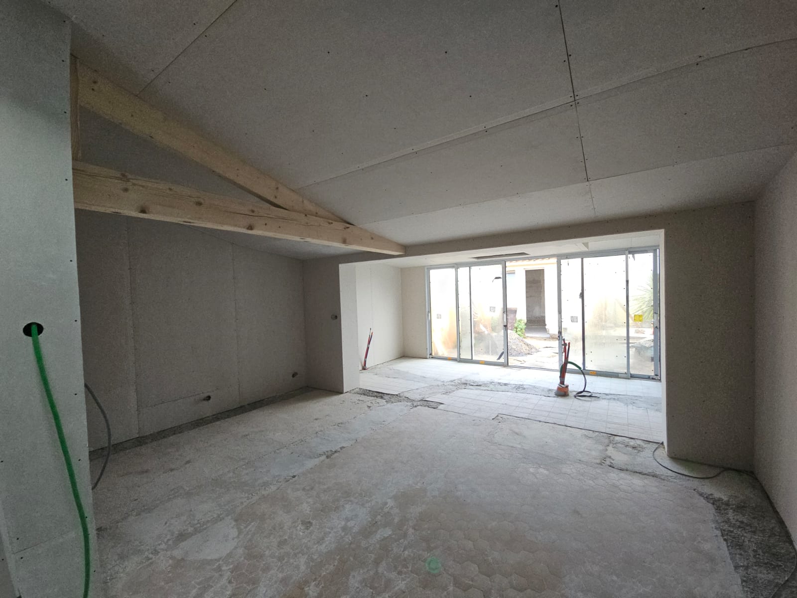 Chantier de rénovation intérieure avec travaux de placo en Vendée