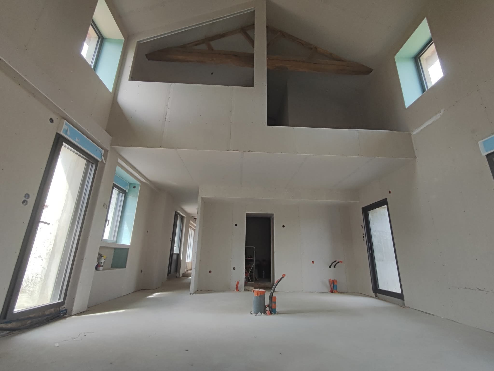 Travaux de placo Vendée dans une maison en rénovation